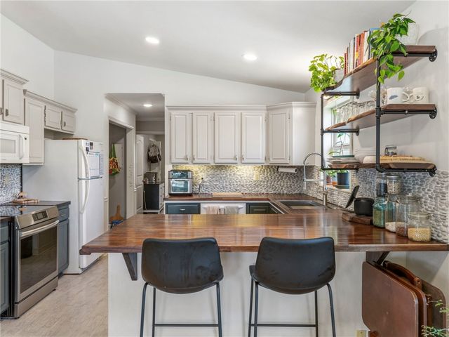57 Chelmsworth Drive, Bella Vista, AR 72715