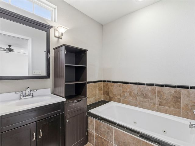 57 Chelmsworth Drive, Bella Vista, AR 72715