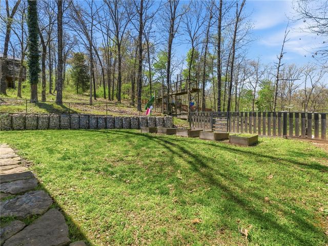 57 Chelmsworth Drive, Bella Vista, AR 72715