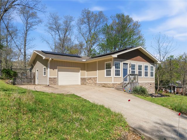 57 Chelmsworth Drive, Bella Vista, AR 72715