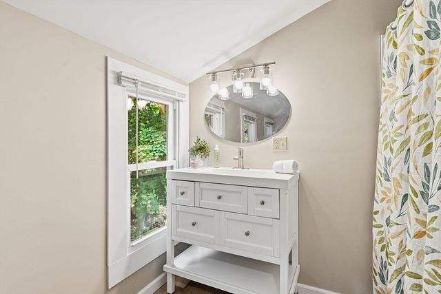 26 Wood Rd Ext, Westfield, MA 01085
