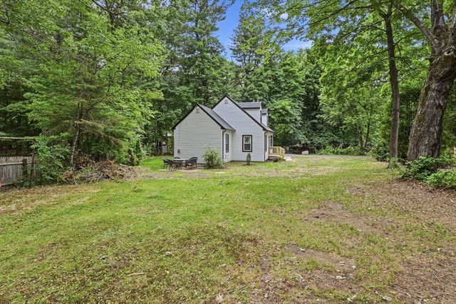 26 Wood Rd Ext, Westfield, MA 01085