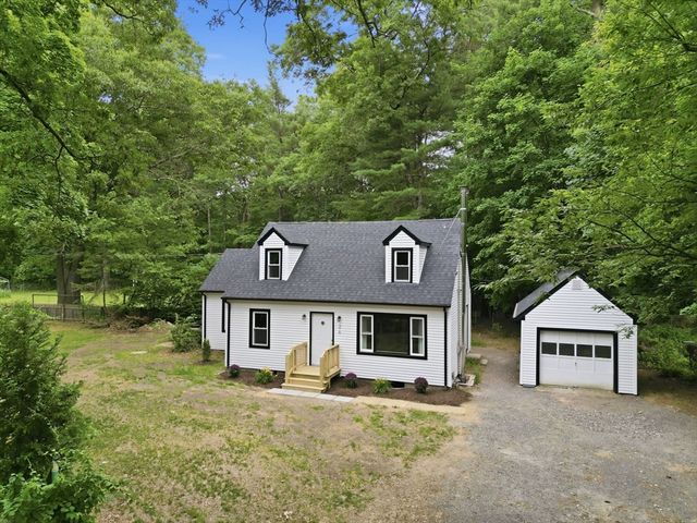 26 Wood Rd Ext, Westfield, MA 01085