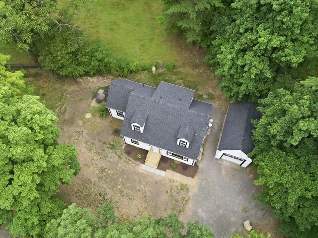 26 Wood Rd Ext, Westfield, MA 01085