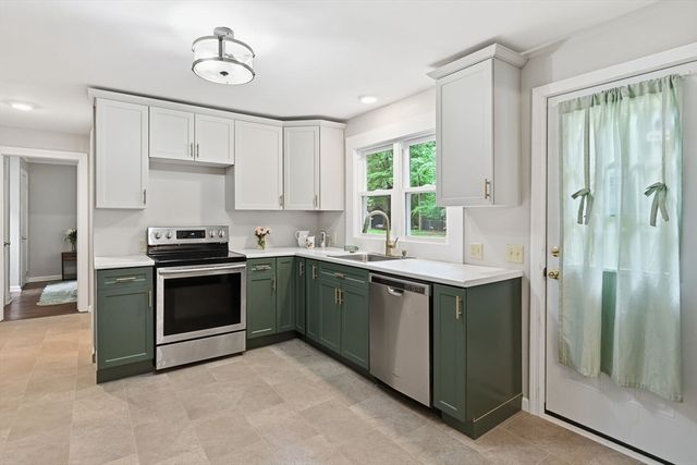 26 Wood Rd Ext, Westfield, MA 01085