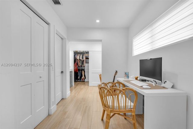 6021 SW 17th St, Miami, FL 33155