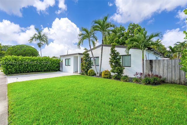 6021 SW 17th St, Miami, FL 33155