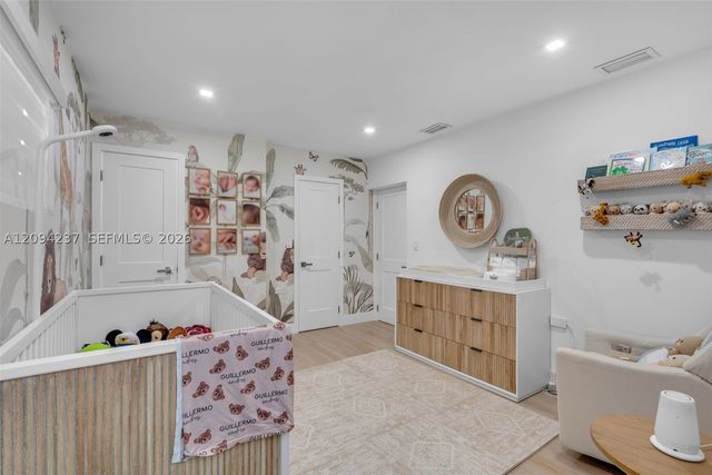 6021 SW 17th St, Miami, FL 33155