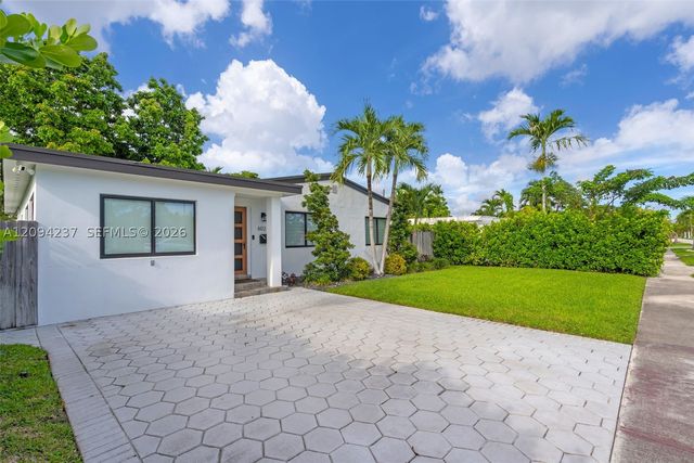6021 SW 17th St, Miami, FL 33155