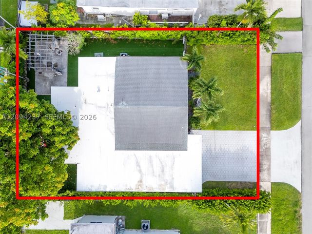 6021 SW 17th St, Miami, FL 33155