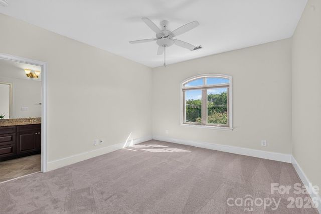 8718 Thornbury Place, Waxhaw, NC 28173