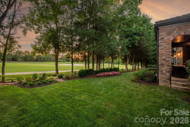 8718 Thornbury Place, Waxhaw, NC 28173