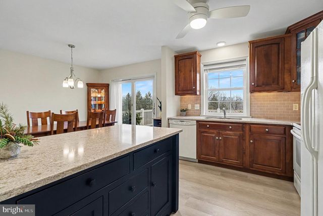 206 JOYCE DR, Lititz, PA 17543