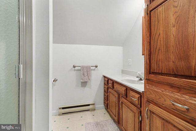 206 JOYCE DR, Lititz, PA 17543