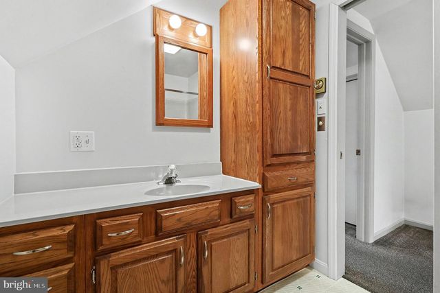 206 JOYCE DR, Lititz, PA 17543