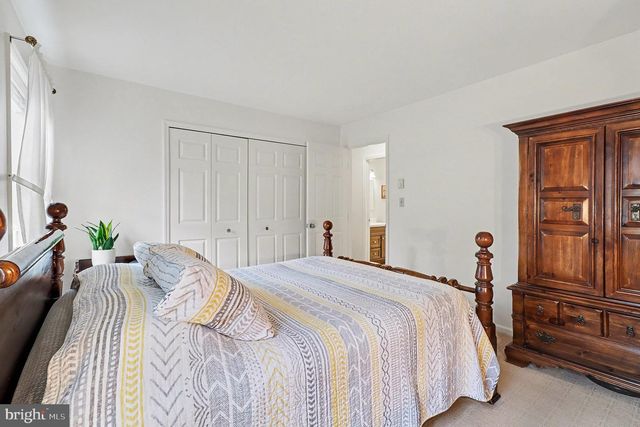 206 JOYCE DR, Lititz, PA 17543