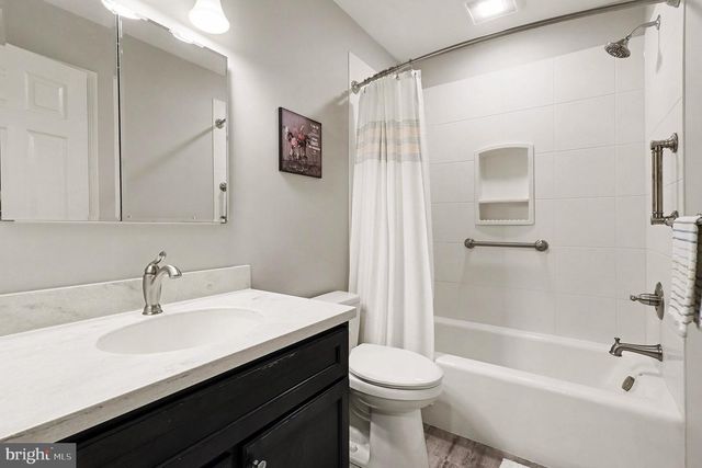 206 JOYCE DR, Lititz, PA 17543