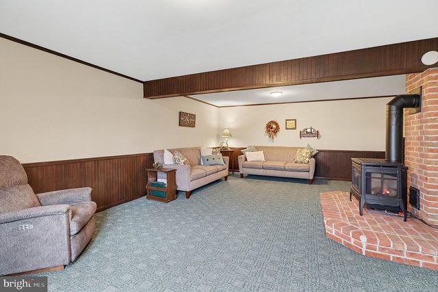 206 JOYCE DR, Lititz, PA 17543