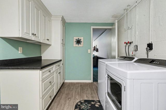 206 JOYCE DR, Lititz, PA 17543