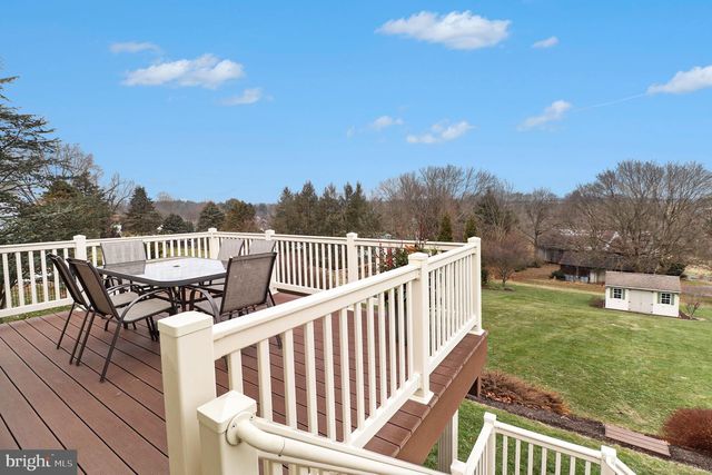 206 JOYCE DR, Lititz, PA 17543