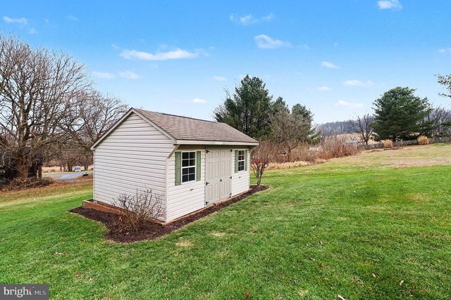 206 JOYCE DR, Lititz, PA 17543