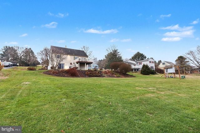 206 JOYCE DR, Lititz, PA 17543