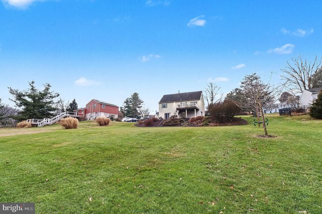 206 JOYCE DR, Lititz, PA 17543