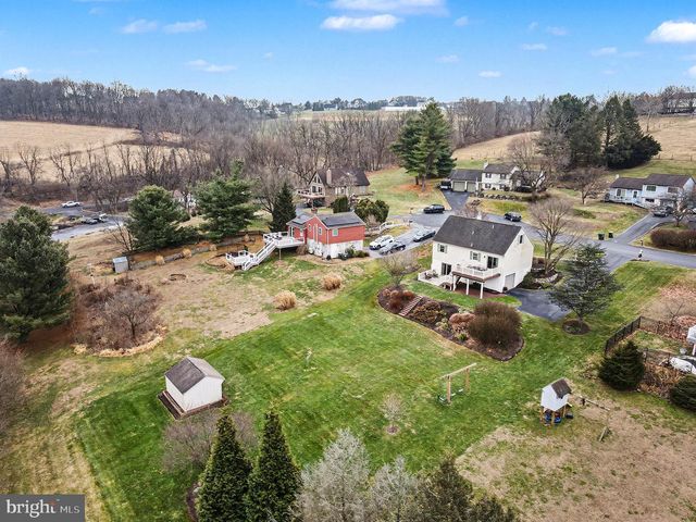 206 JOYCE DR, Lititz, PA 17543