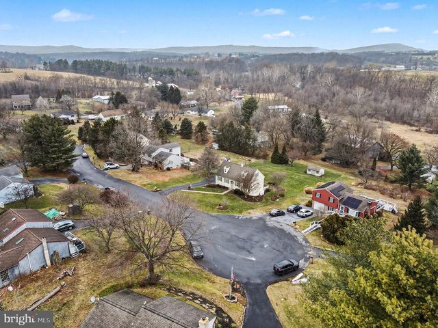 206 JOYCE DR, Lititz, PA 17543