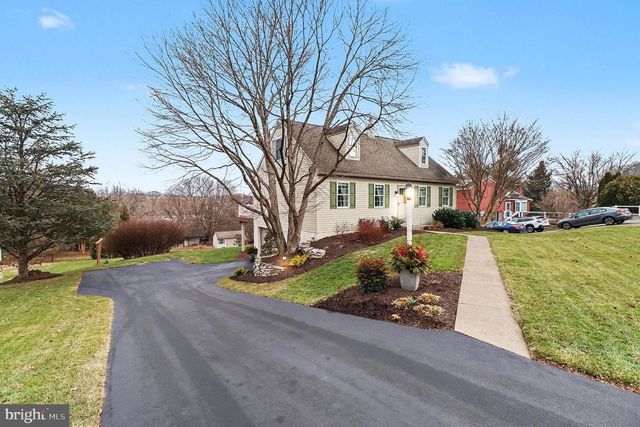 206 JOYCE DR, Lititz, PA 17543