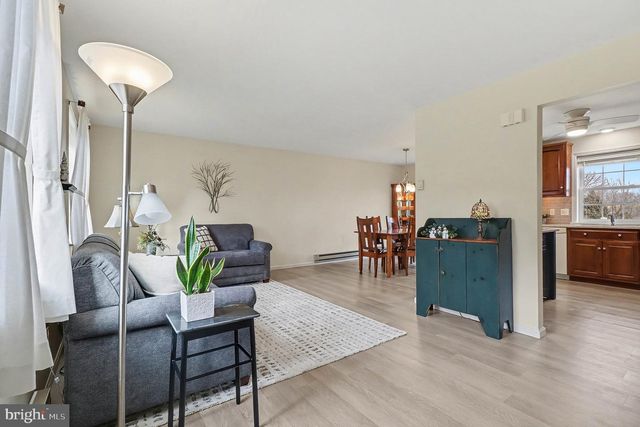 206 JOYCE DR, Lititz, PA 17543