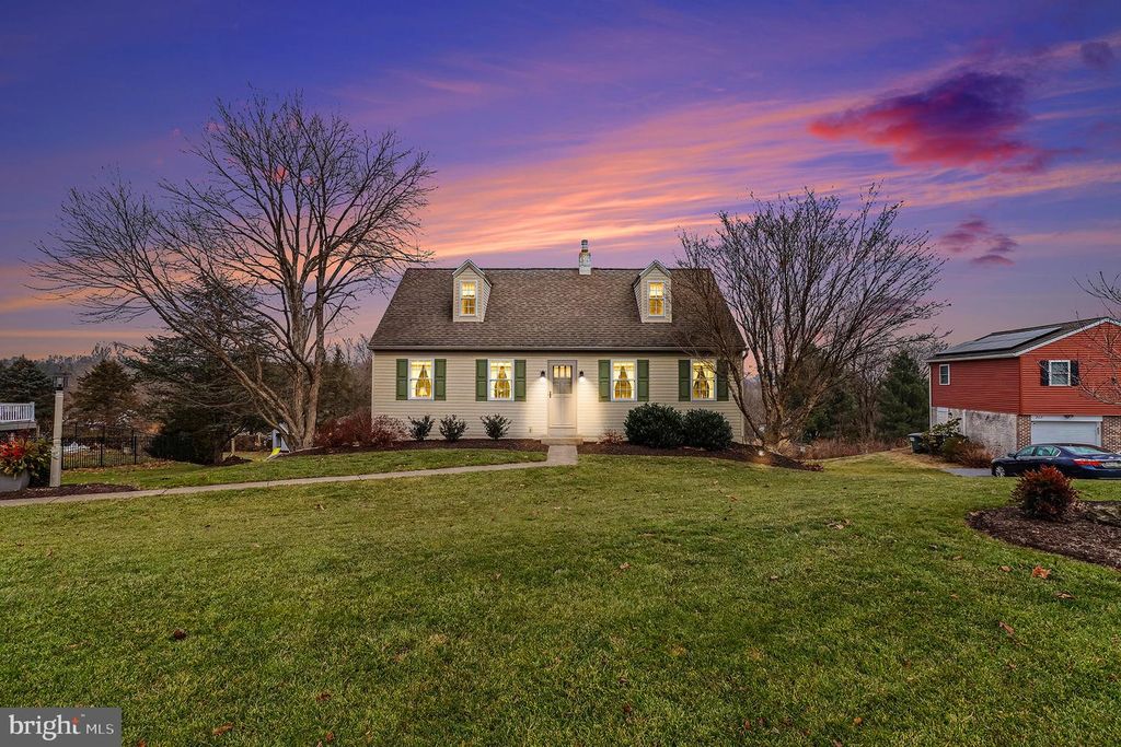 206 JOYCE DR, Lititz, PA 17543