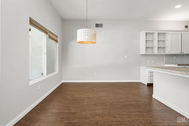 10918 Rosslyn Lane, Bakersfield, CA 93311