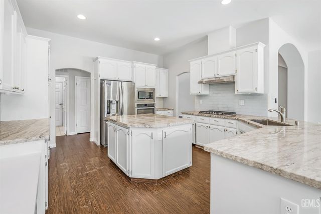 10918 Rosslyn Lane, Bakersfield, CA 93311