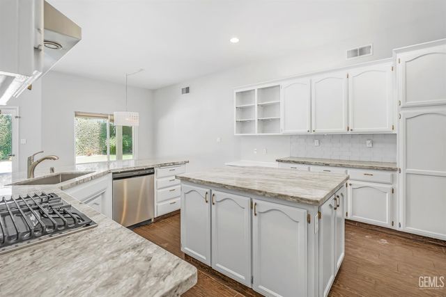 10918 Rosslyn Lane, Bakersfield, CA 93311