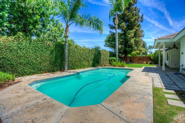 10918 Rosslyn Lane, Bakersfield, CA 93311