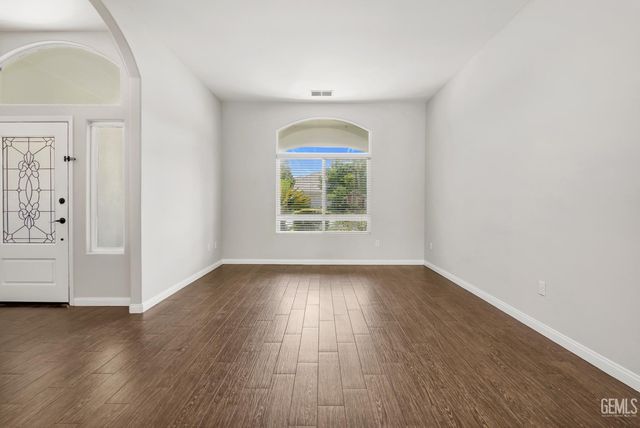 10918 Rosslyn Lane, Bakersfield, CA 93311