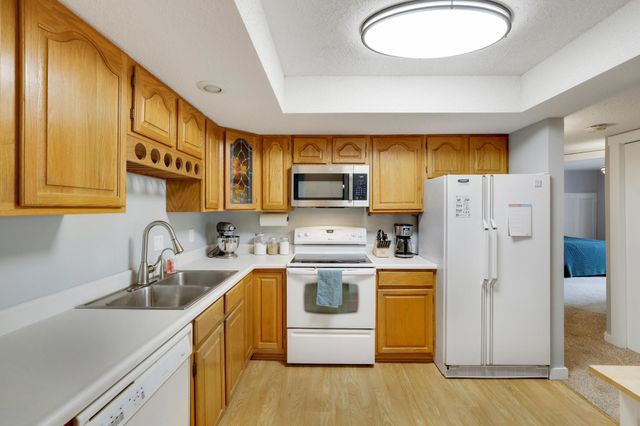 4710 58th Avenue N 107, Crystal, MN 55429