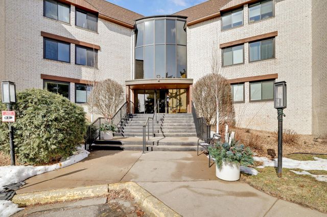 4710 58th Avenue N 107, Crystal, MN 55429