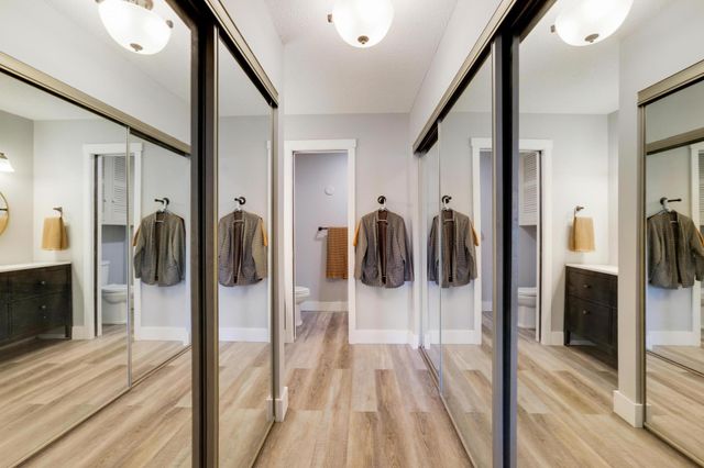 4710 58th Avenue N 107, Crystal, MN 55429