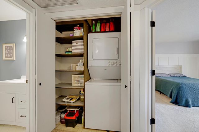 4710 58th Avenue N 107, Crystal, MN 55429