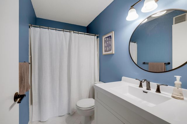 4710 58th Avenue N 107, Crystal, MN 55429