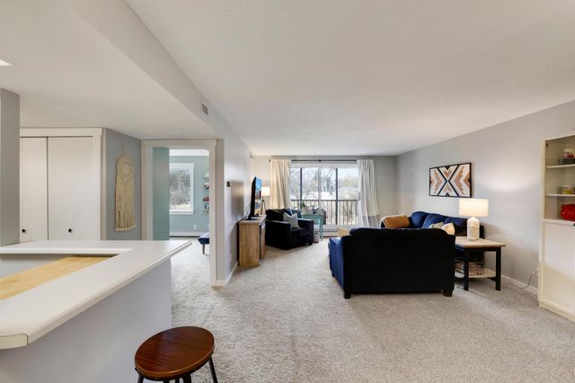 4710 58th Avenue N 107, Crystal, MN 55429