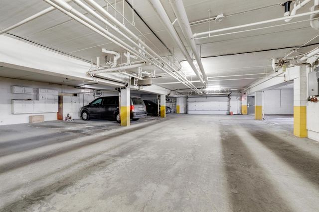 4710 58th Avenue N 107, Crystal, MN 55429