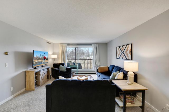 4710 58th Avenue N 107, Crystal, MN 55429