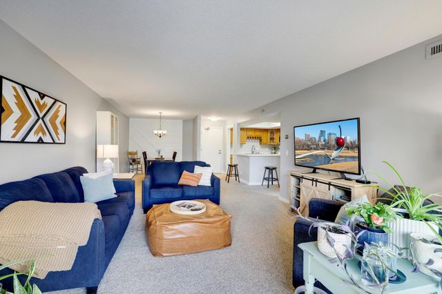 4710 58th Avenue N 107, Crystal, MN 55429