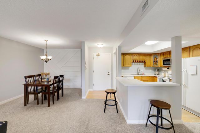 4710 58th Avenue N 107, Crystal, MN 55429