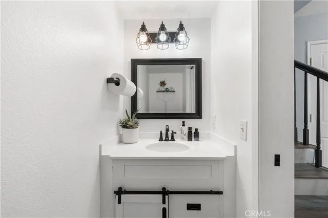 9228 Ventana Lane, North Hills, CA 91343