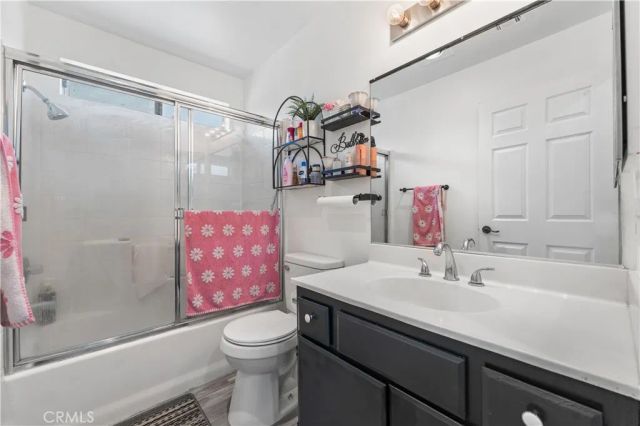 9228 Ventana Lane, North Hills, CA 91343