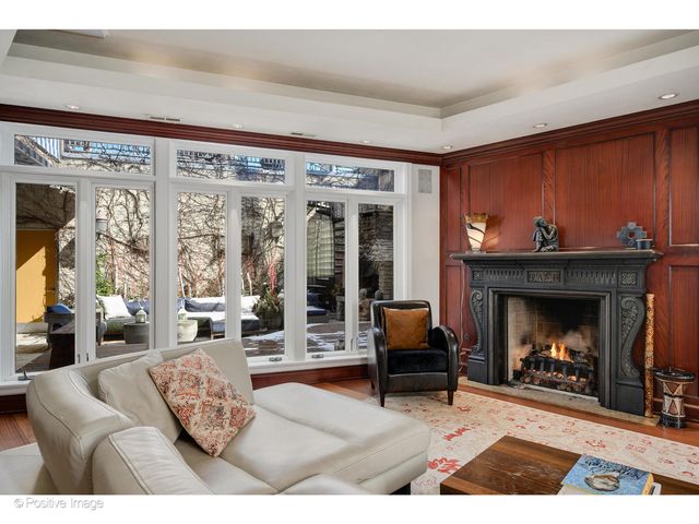 1811 N Howe Street, Chicago, IL 60614